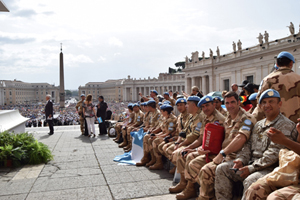 Histórica visita de cascos azules argentinos al vaticano