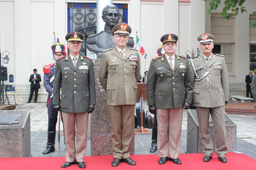 Visita del Jefe del Ejército de Italia a Granaderos