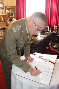 Visita del Jefe del Ejército de Italia a Granaderos