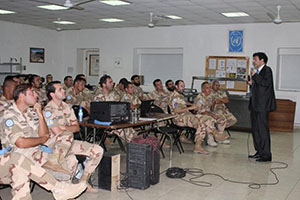Visita del Comandante de Operaciones Terrestre del Ejército Chileno