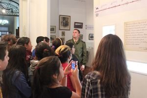 visita en el Regimiento de Granaderos