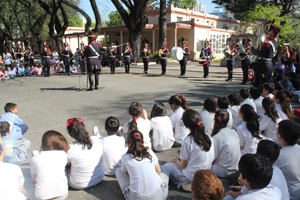 visita en el Regimiento de Granaderos