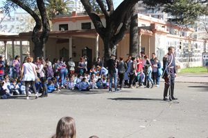Visita de Colegios al Regimiento de Granderos