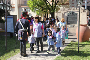 Visita de Colegios al Regimiento de Granderos