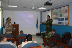Visita de la Comitiva del Centro Internacional de las Fuerzas Armadas Suecas